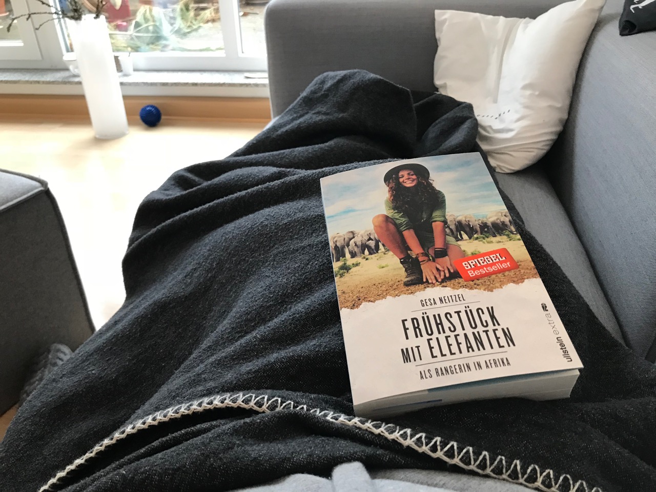 Buch: Frühstück mit Elefanten