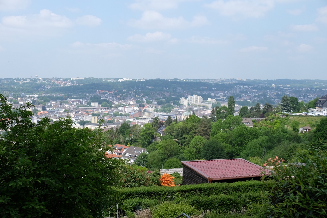 Wuppertal: Blick über das Tal von der Oberen Lichtenplatzer Straße