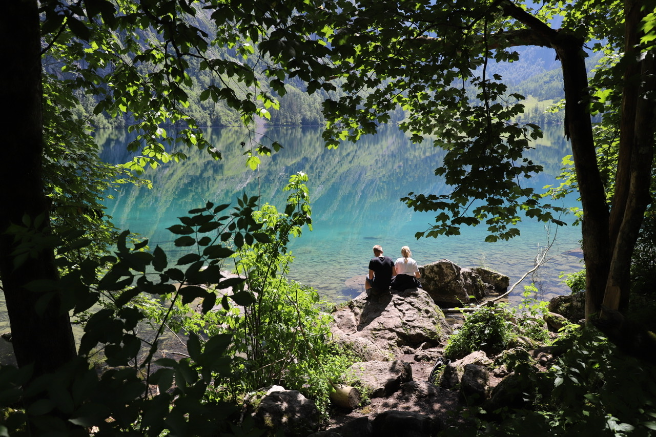 Obersee: Pärchen von hinten vor Obersee