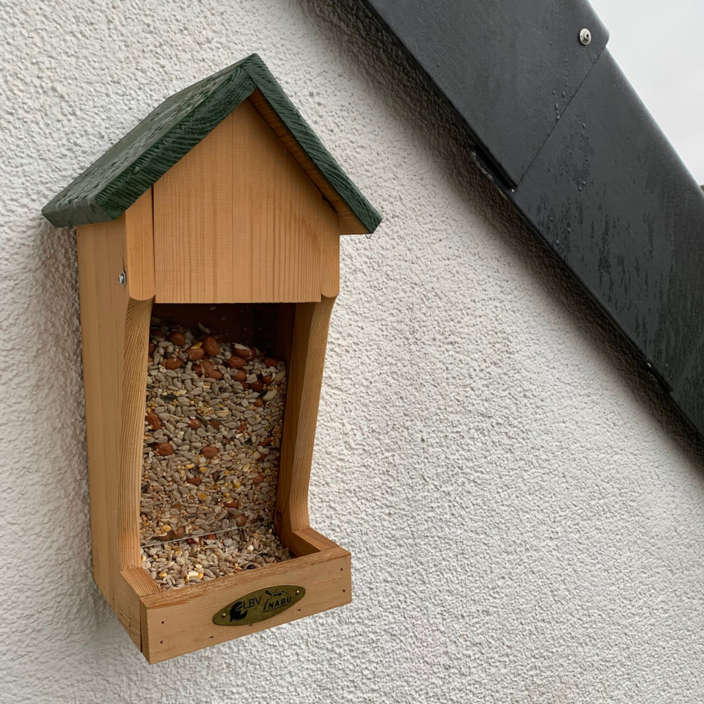 Vögel: Vögelhäuschen aus Holz