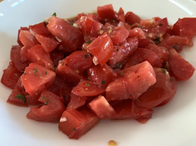 Mediterraner Tomatensalat - flowers-and-candies.de