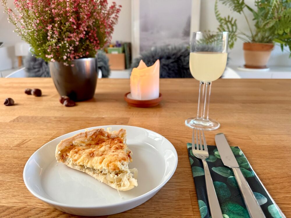 Perfekt für den Herbst: Vegetarischer Zwiebelkuchen mit Federweißem ...